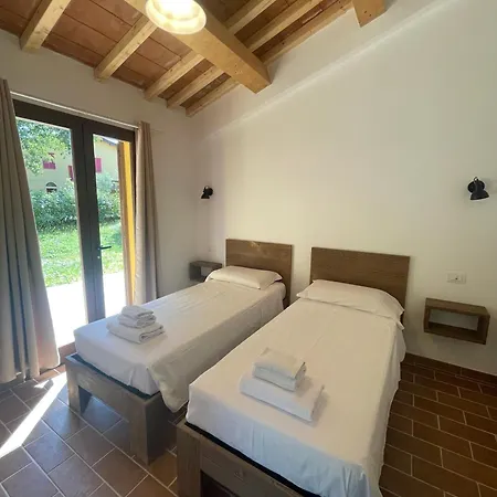 Santa Lorica -
